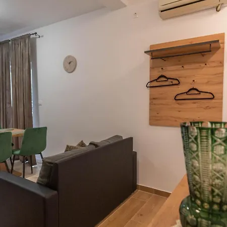 Iko Apartman *
